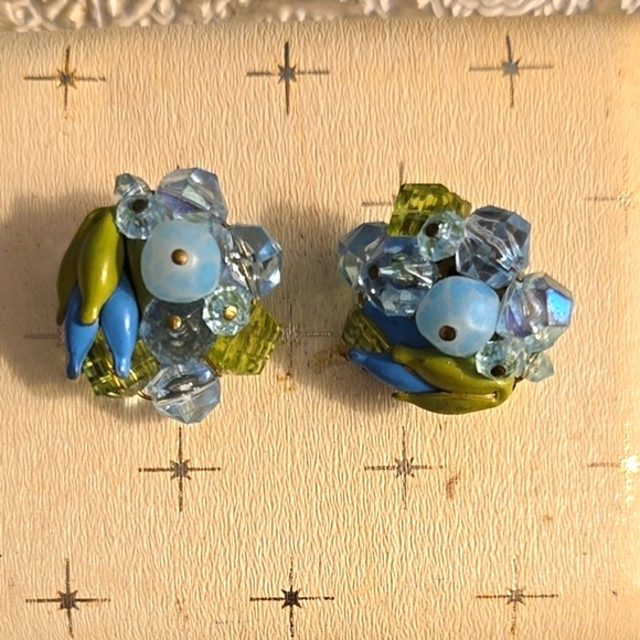 Vintage Beaded Cluster Earrings made in West Germany - Picture 4 of 7